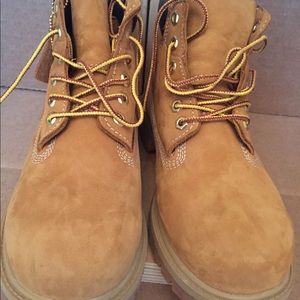 Boys youth size 3 Timberland boots